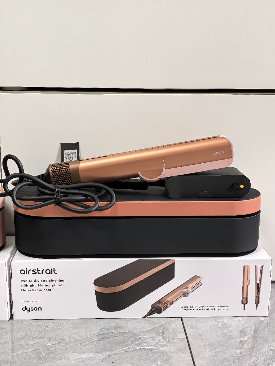 Dyson Airstrait™ Straightener (model HT01)